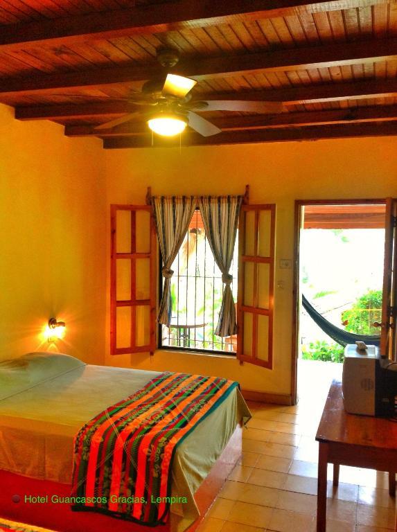 Hotel And Restaurant Guancascos Gracias Exterior photo